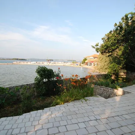 Apartament Kraj, Tratica