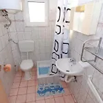 Apartman Kraj, Tratica *