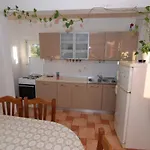 Apartman Kraj, Tratica Kraj